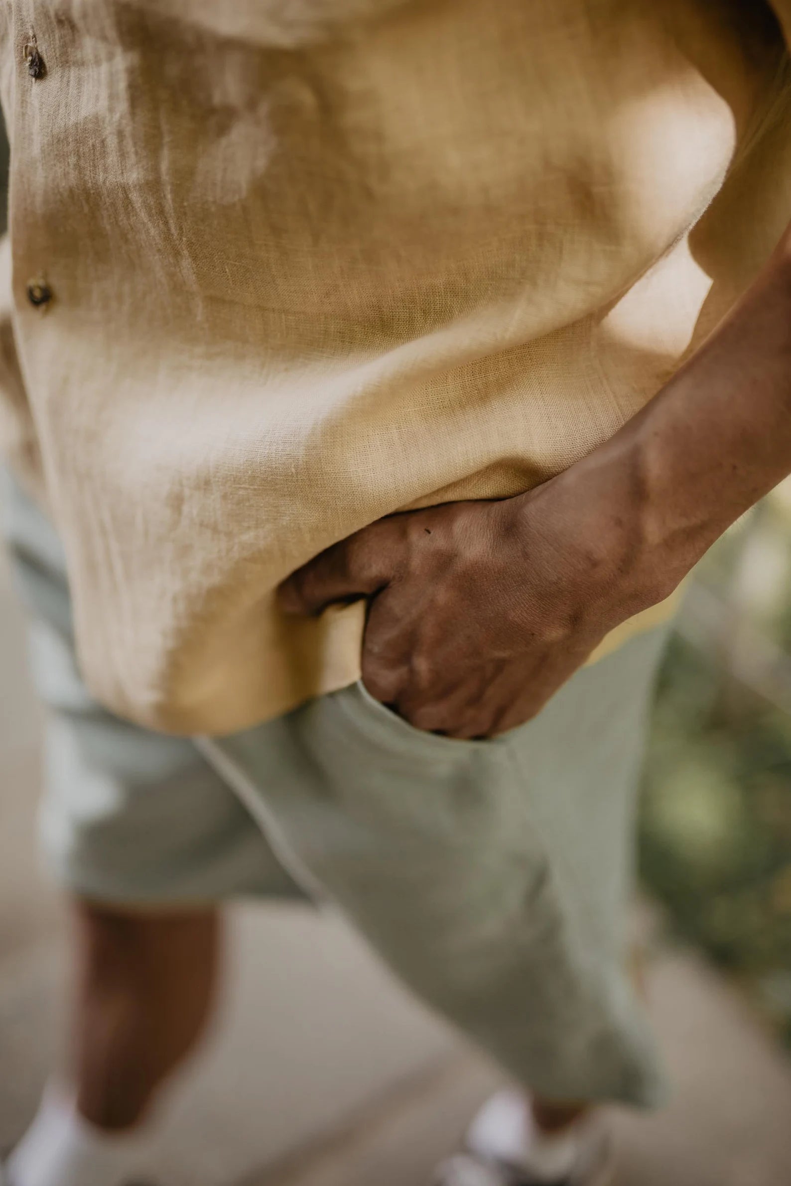 Oversized linen shirt for men MAGNUS. Men's linen summer shirt with short sleeves. Mustard linen shirt